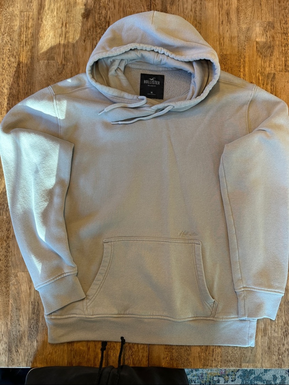 Hollister Men's Soft Light Beige /Gray Pullover Hoodie